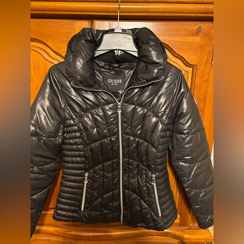 Women’s Guess black puffer jacket new - Picture 1 of 4